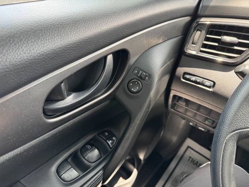 Used 2019 Nissan Rogue Sport S FWD image 51