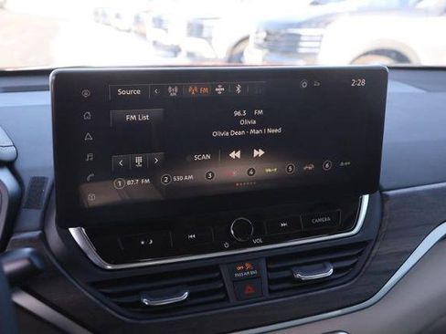 Certified 2023 Nissan Altima 2.5 SV w/ SV Premium Package image 16