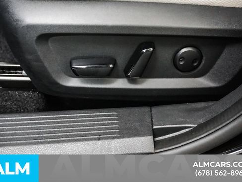 Used 2025 Nissan Rogue SV FWD image 33