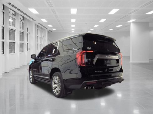 Used 2021 GMC Yukon Denali w/ Denali Premium Package image 4