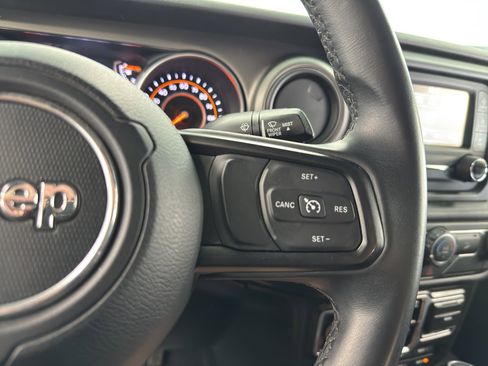 Used 2018 Jeep Wrangler Unlimited Sport S image 21