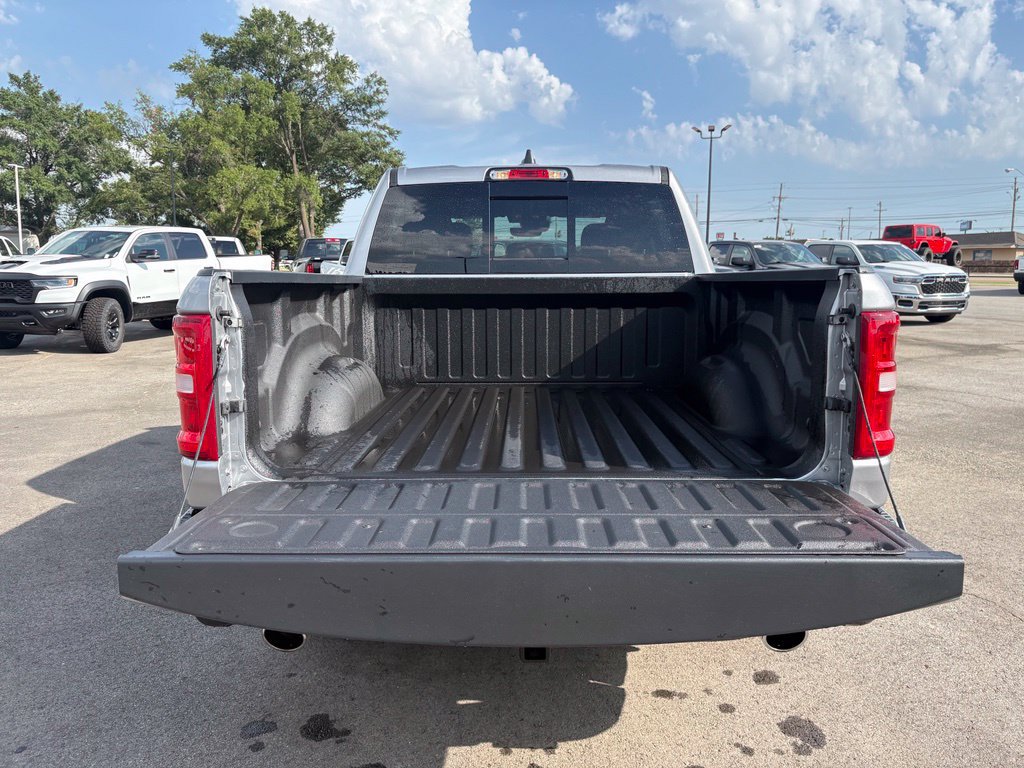 Used 2025 RAM 1500 Big Horn AWD/4WD image 7