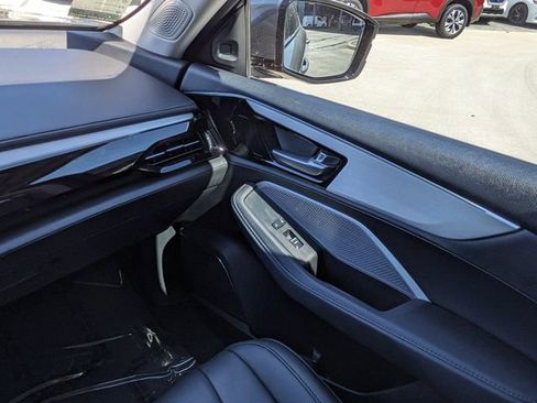 Used 2025 Acura MDX SH-AWD image 19