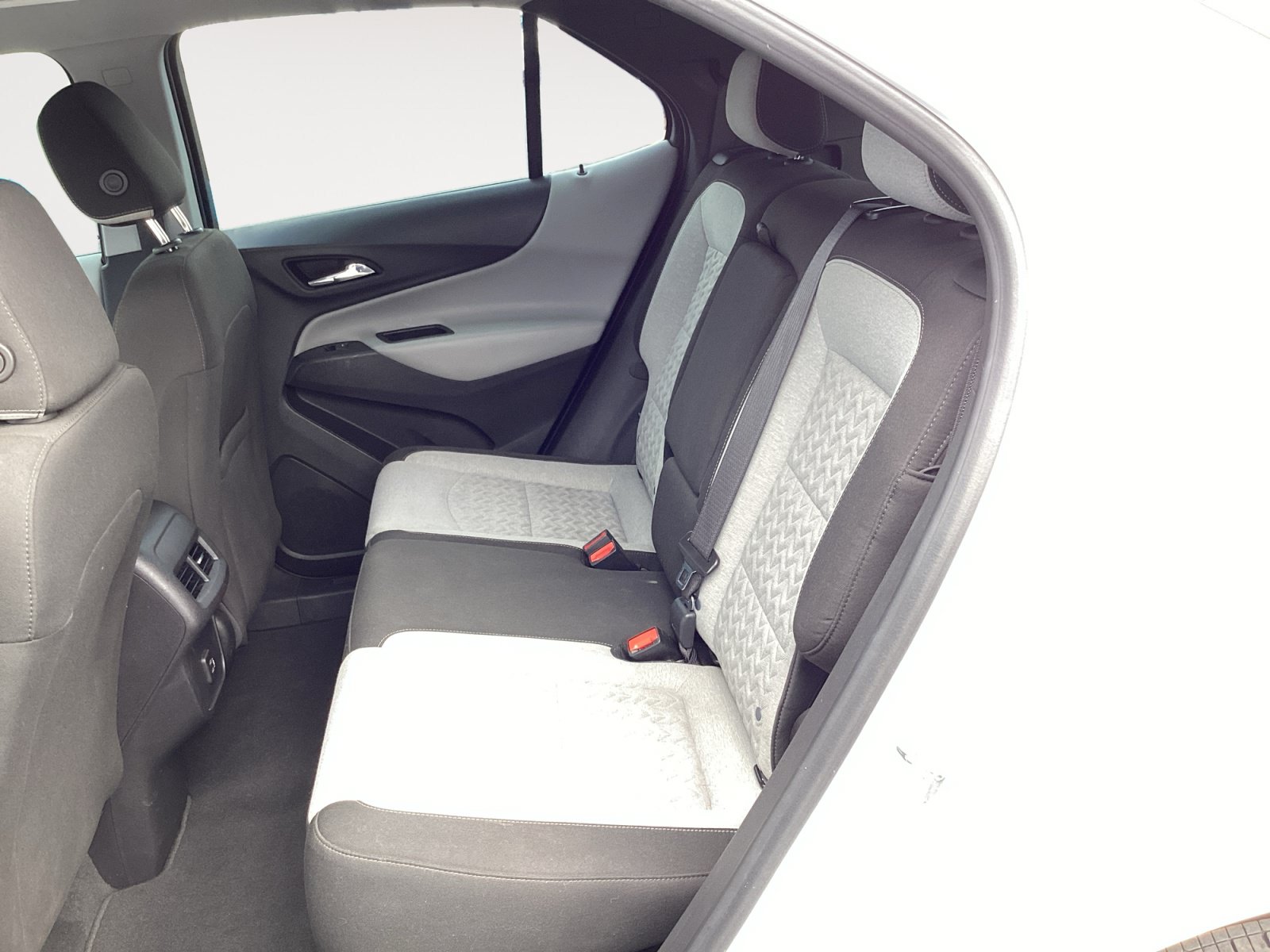Used 2024 Chevrolet Equinox LS FWD image 24