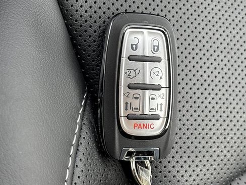 New 2026 Chrysler Pacifica Limited image 45