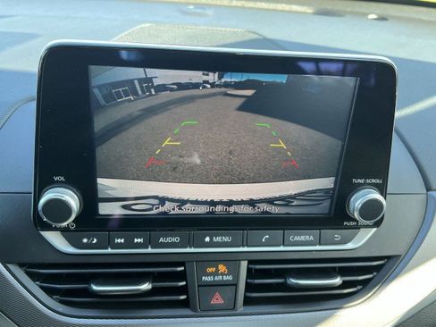 Used 2023 Nissan Altima 2.5 SR image 14