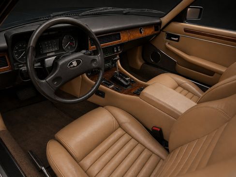 Used 1989 Jaguar XJS V12 Convertible RWD image 2