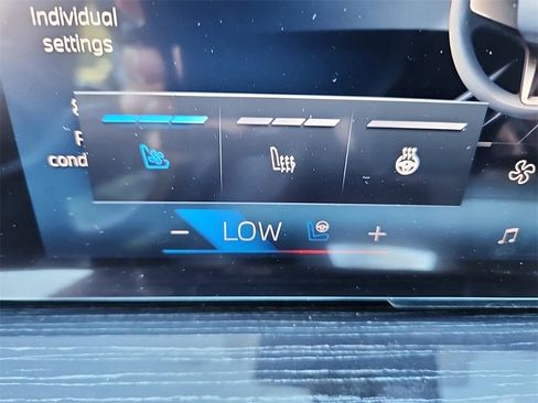 New 2025 BMW X7 M60i image 36