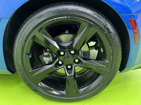 Used 2016 Chevrolet Camaro LT RWD image 15