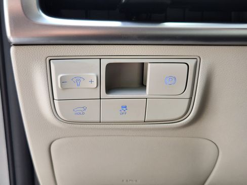 Certified 2025 Hyundai Tucson Limited AWD/4WD image 26