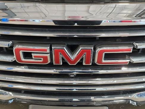 Used 2024 GMC Terrain SLT w/ Infotainment Package II AWD/4WD image 16