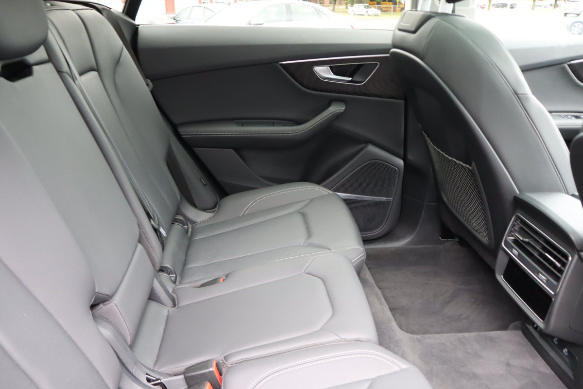 Used 2023 Audi Q8 Premium Plus AWD/4WD image 25
