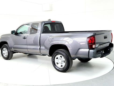 Certified 2019 Toyota Tacoma SR image 4