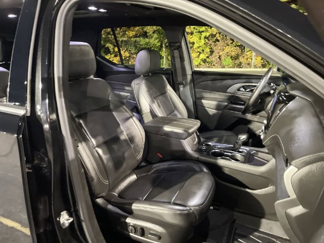 Certified 2023 Chevrolet Traverse LT w/ LT Premium Package AWD/4WD image 29