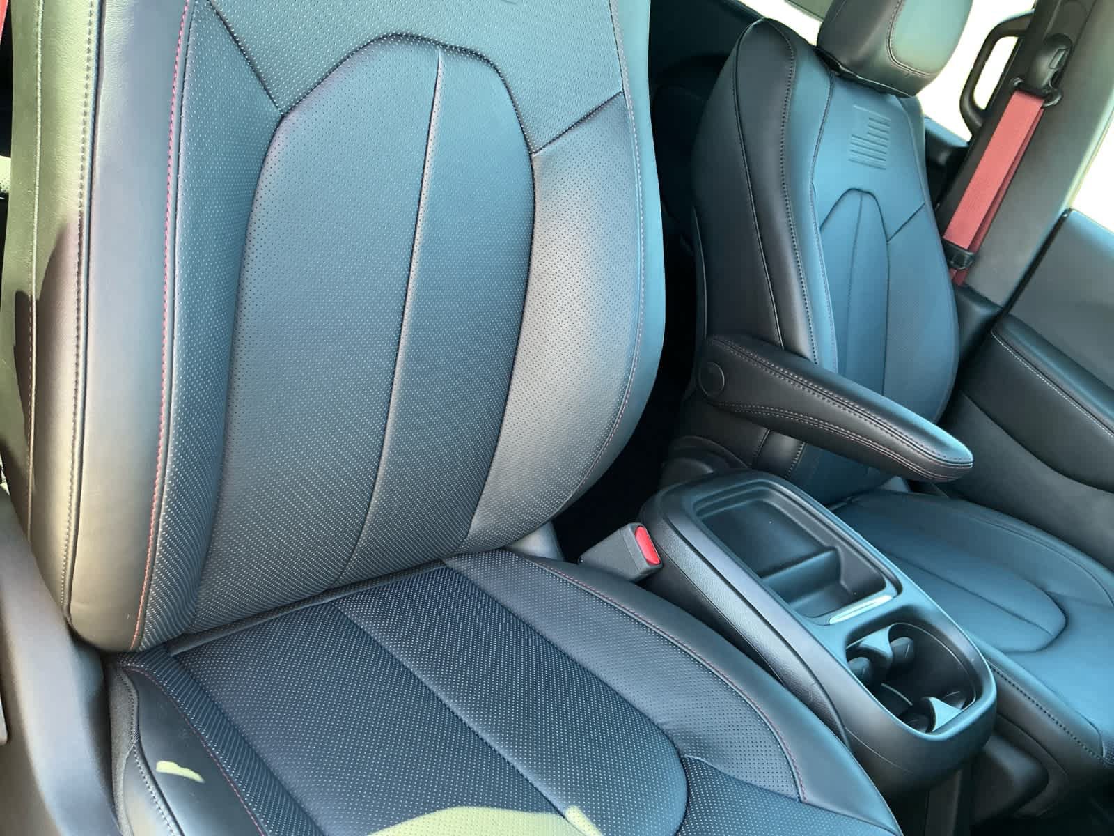 New 2027 Chrysler Pacifica Select AWD/4WD image 15