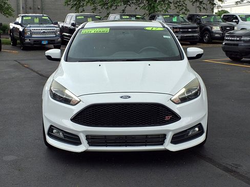 Used 2017 Ford Focus ST w/ Equipment Group 402A FWD image 27