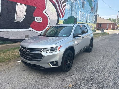Used 2020 Chevrolet Traverse Premier w/ Redline Edition AWD/4WD image 2