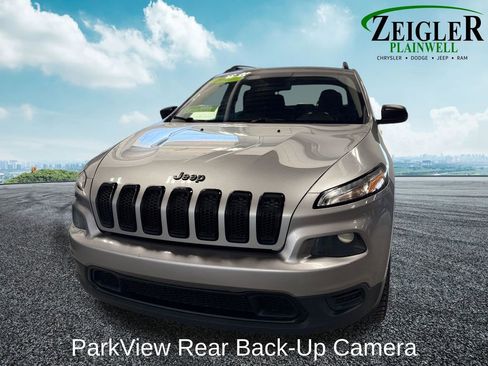 Used 2017 Jeep Cherokee Sport AWD/4WD image 9