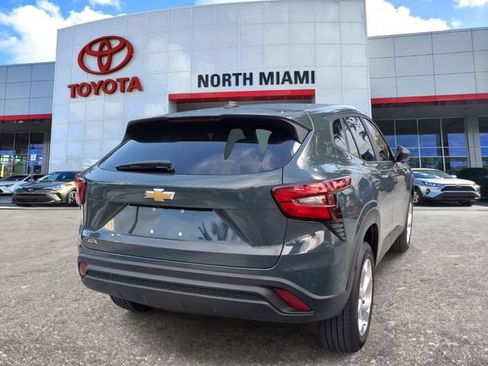 Used 2026 Chevrolet Trax LS w/ LS Convenience Package FWD image 4