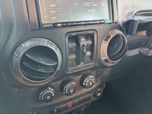 Used 2012 Jeep Wrangler Unlimited Sport AWD/4WD image 18