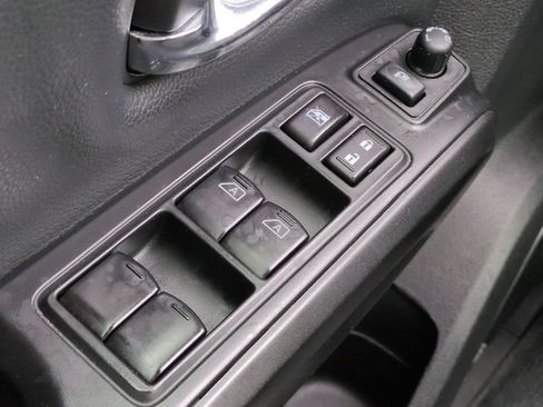 Used 2023 Nissan Titan PRO-4X w/ Pro-4x Convenience Package AWD/4WD image 24