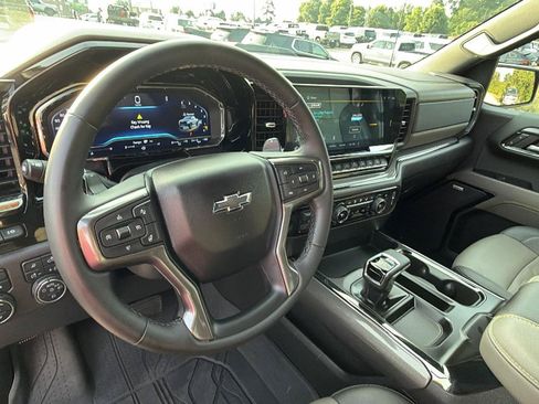 Used 2023 Chevrolet Silverado 1500 ZR2 w/ Technology Package AWD/4WD image 24