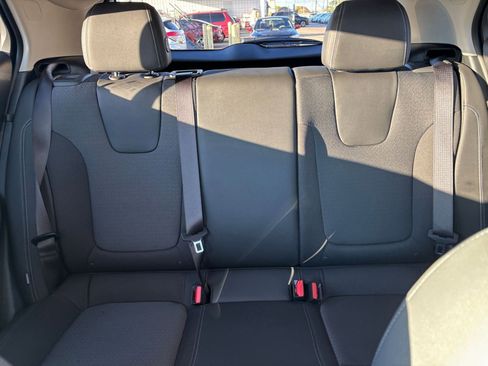 Used 2025 Buick Encore GX Preferred image 36