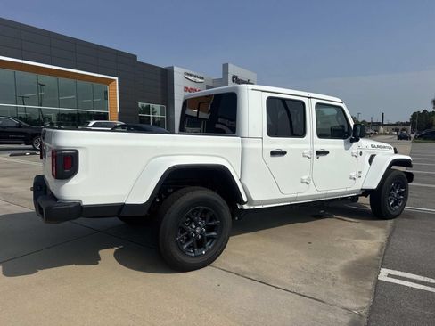 New 2026 Jeep Gladiator Sport AWD/4WD image 7