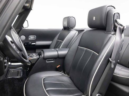 Used 2014 Rolls-Royce Phantom Drophead Coupe RWD image 13