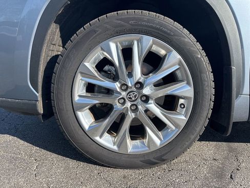 Used 2023 Toyota Highlander Limited AWD/4WD image 44