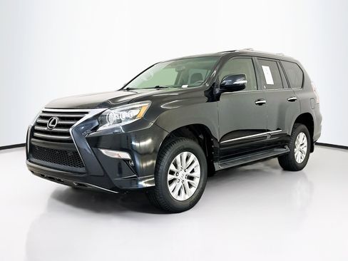 Used 2014 Lexus GX 460 image 3
