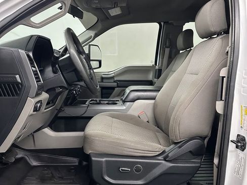 Used 2019 Ford F250 XLT w/ XLT Premium Package image 11