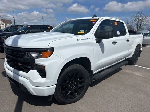 Used 2024 Chevrolet Silverado 1500 Custom image 1