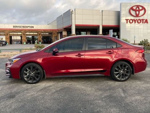 Used 2025 Toyota Corolla SE FWD image 8