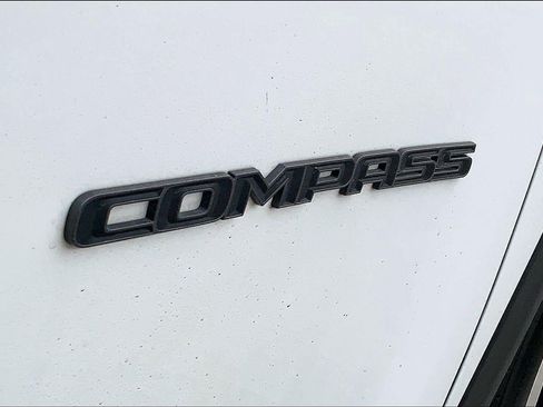Used 2025 Jeep Compass Trailhawk AWD/4WD image 8