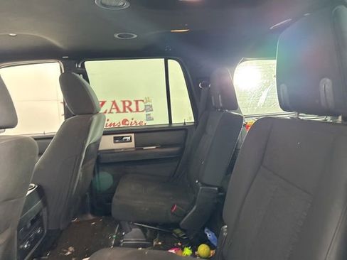 Used 2017 Ford Expedition XLT image 13