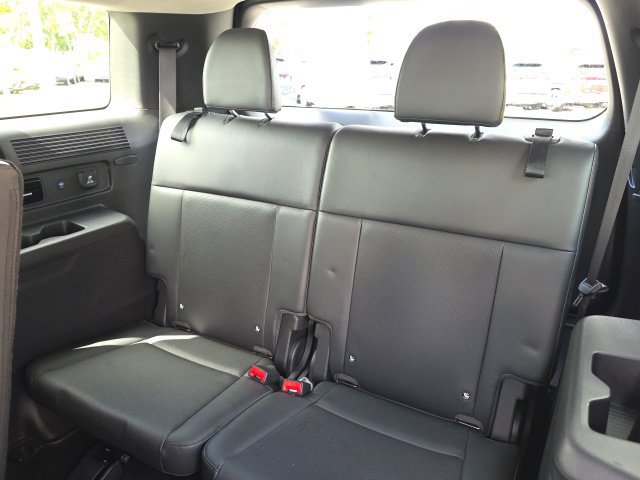 Certified 2025 Hyundai Santa Fe Limited AWD/4WD image 9