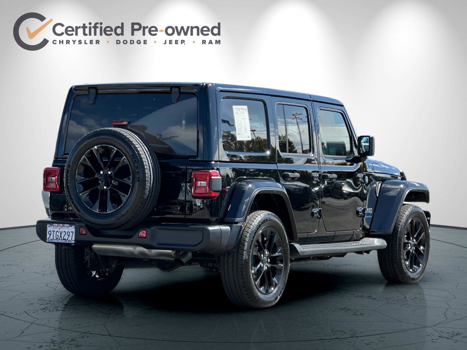 Used 2025 Jeep Wrangler Unlimited Sahara AWD/4WD image 4
