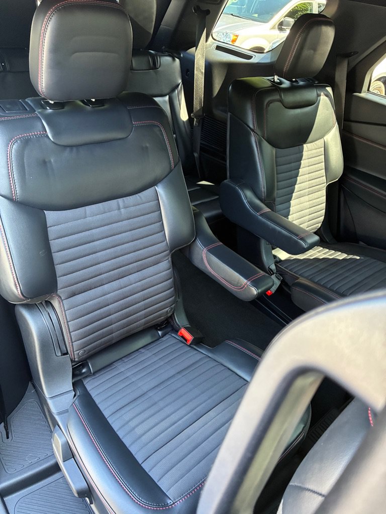 Used 2025 Ford Explorer ST-Line AWD/4WD image 26