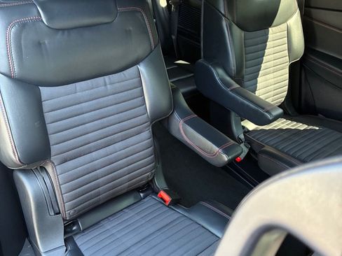 Used 2025 Ford Explorer ST-Line AWD/4WD image 26
