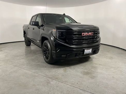 Used 2024 GMC Sierra 1500 Elevation RWD image 2