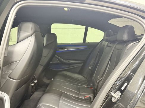 Used 2023 BMW M5 image 28