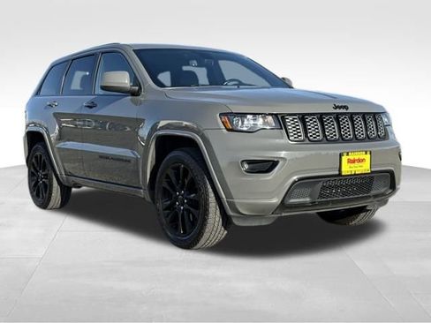 Used 2020 Jeep Grand Cherokee Altitude image 1
