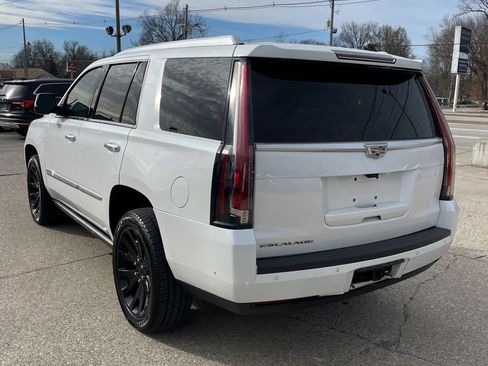Used 2019 Cadillac Escalade Platinum image 4