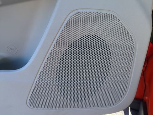 Used 2021 Jeep Cherokee Latitude Lux w/ Comfort/Convenience Group image 22