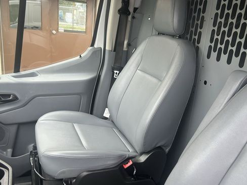 Used 2019 Ford Transit 150 130 Low Roof RWD image 18