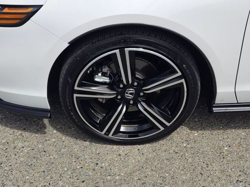 Used 2024 Honda Accord Sport image 9