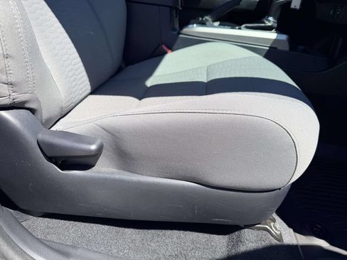 Certified 2019 Toyota Tacoma SR5 AWD/4WD image 12