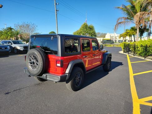 Used 2024 Jeep Wrangler Unlimited Sport AWD/4WD image 6