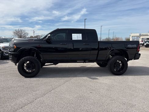 Used 2022 RAM 2500 Limited image 2